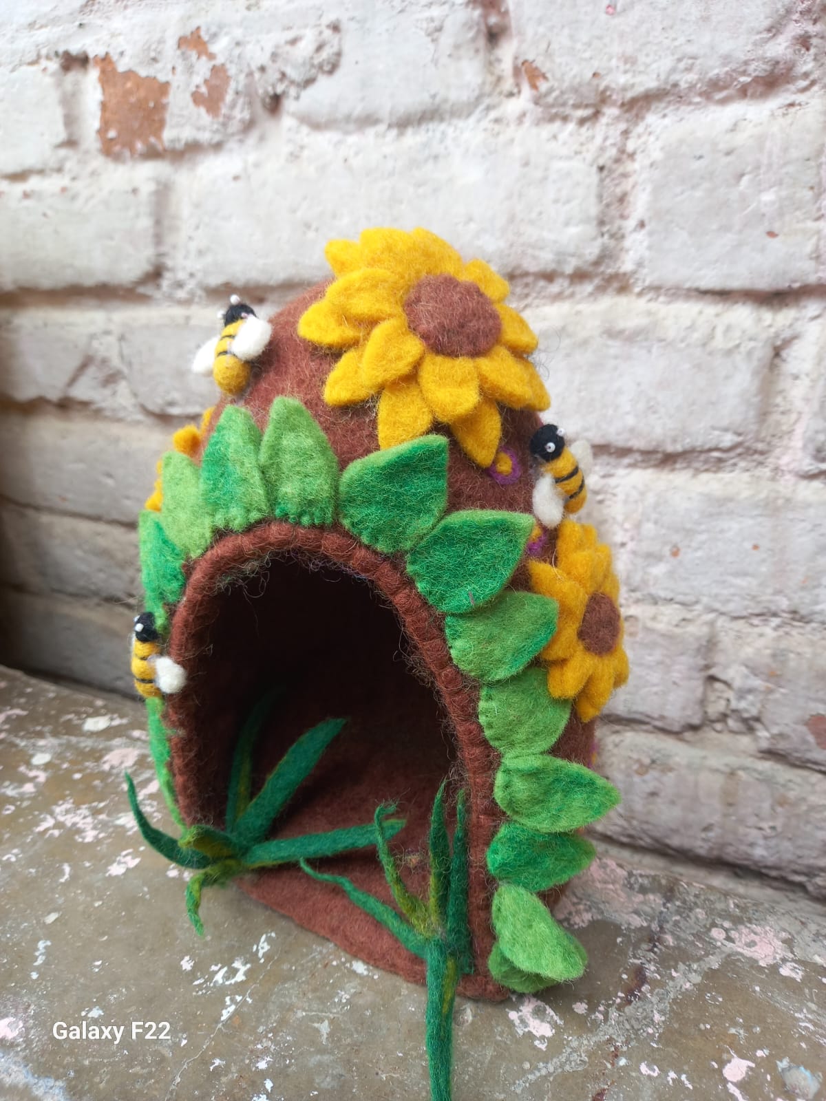 Sunflower Mini cave