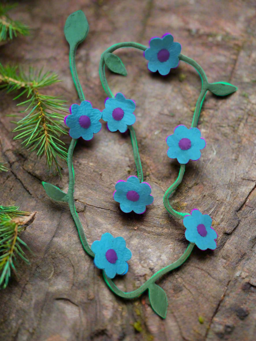 Daisy Garland-blue
