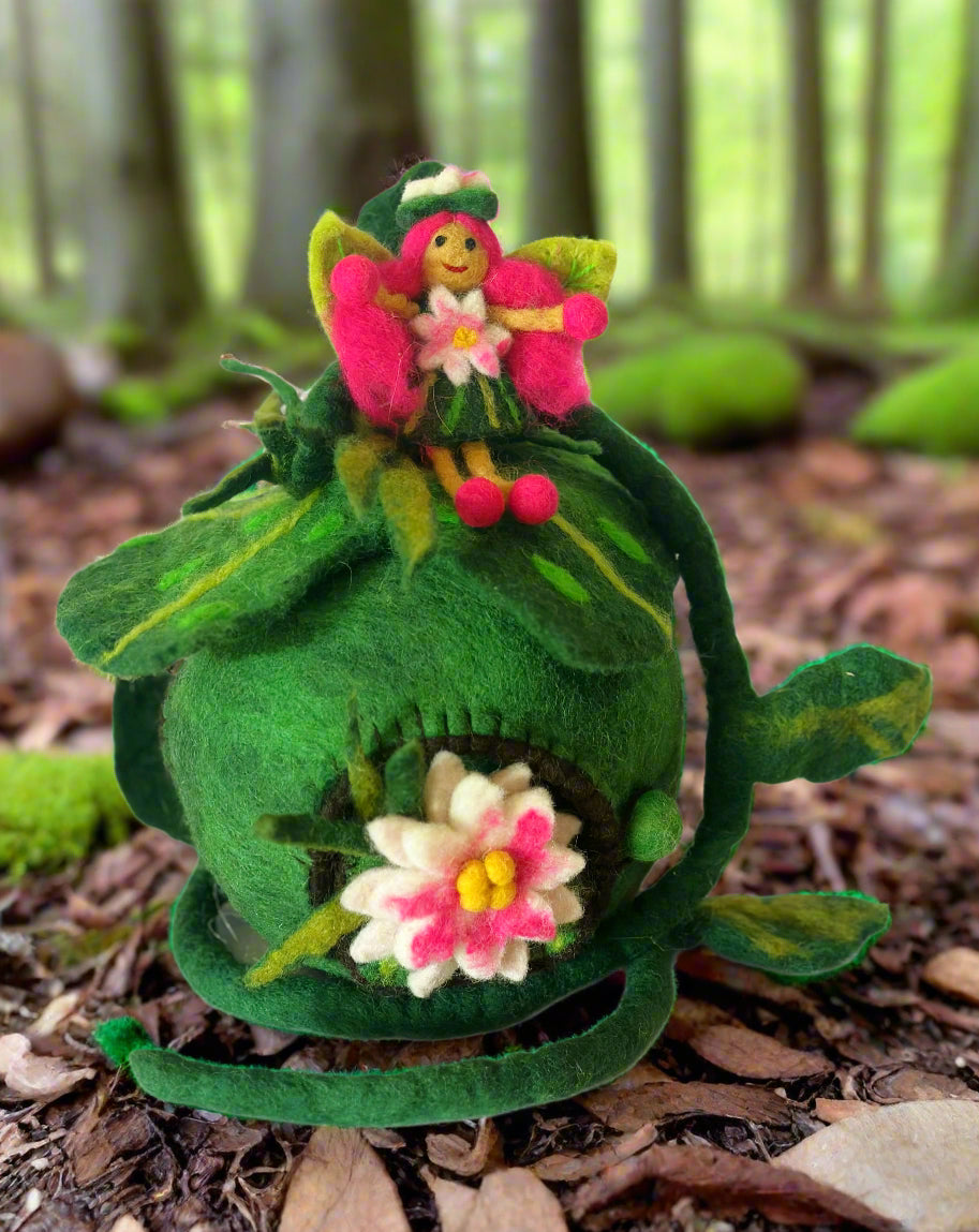 Lilly pod-large