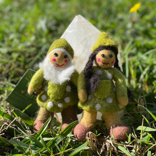 Gnome couple-mossy